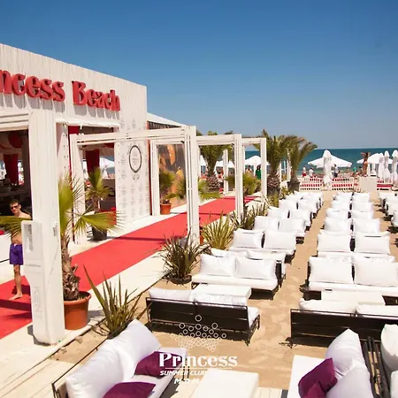 Solid Mamaia