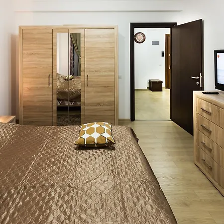 Solid Apartment